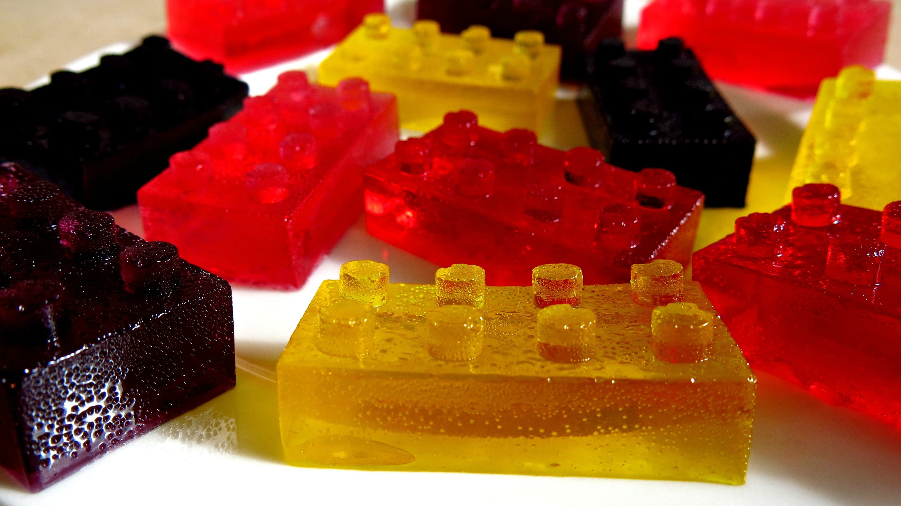 , DIY LEGO gummies